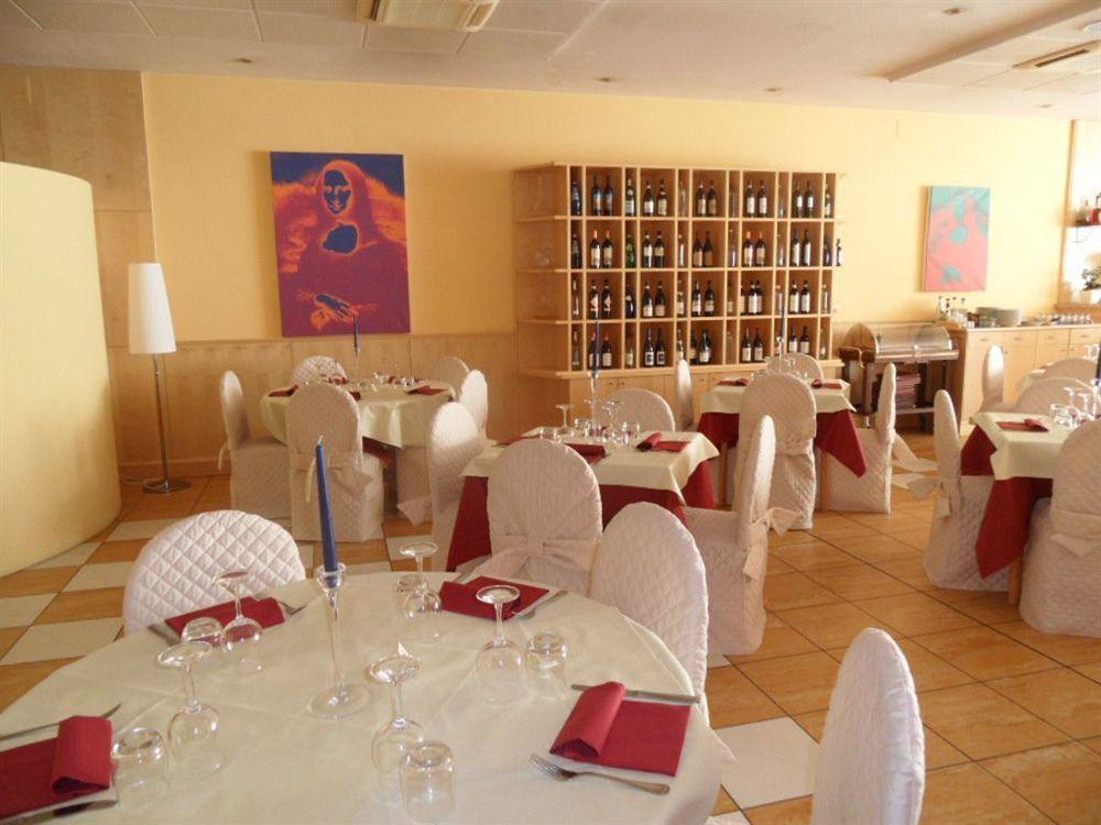 B&B Hotel Cuneo Cristal Luaran gambar