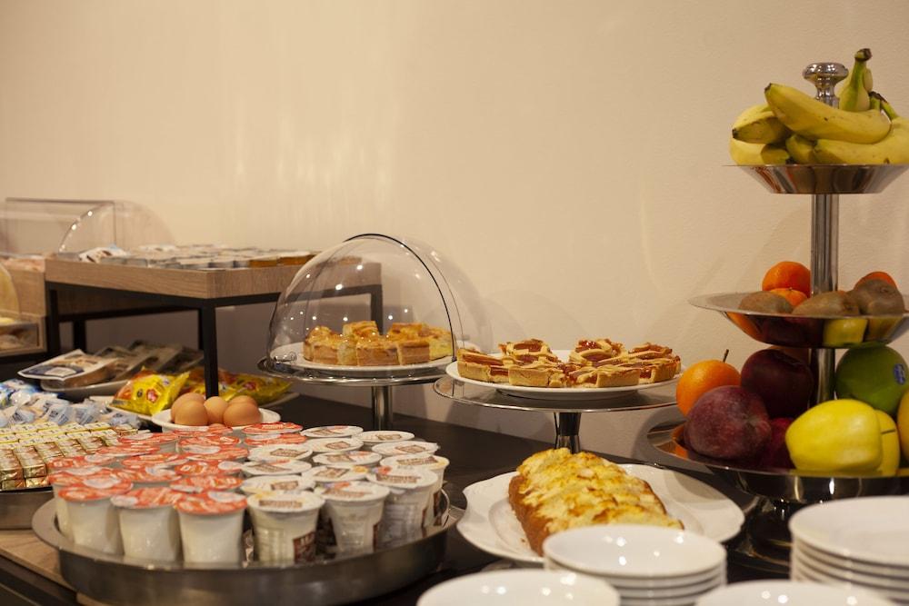 B&B Hotel Cuneo Cristal Luaran gambar