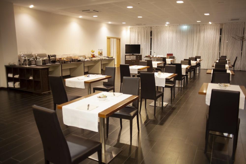 B&B Hotel Cuneo Cristal Luaran gambar