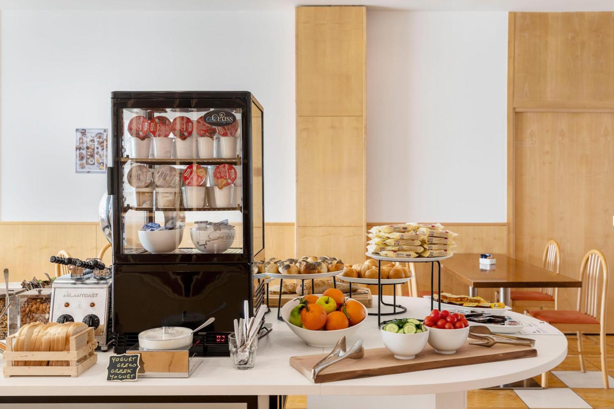 B&B Hotel Cuneo Cristal Luaran gambar