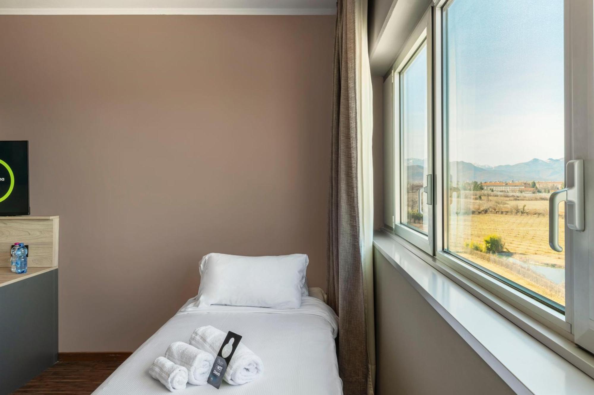 B&B Hotel Cuneo Cristal Luaran gambar