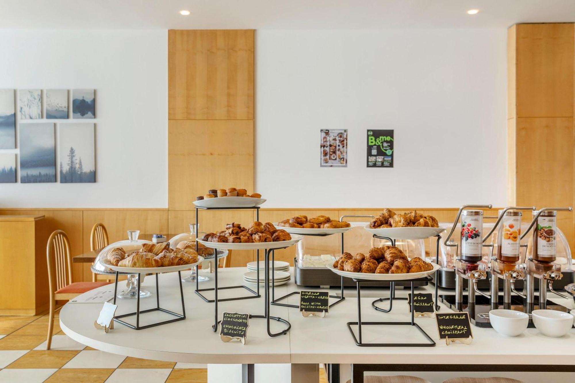 B&B Hotel Cuneo Cristal Luaran gambar