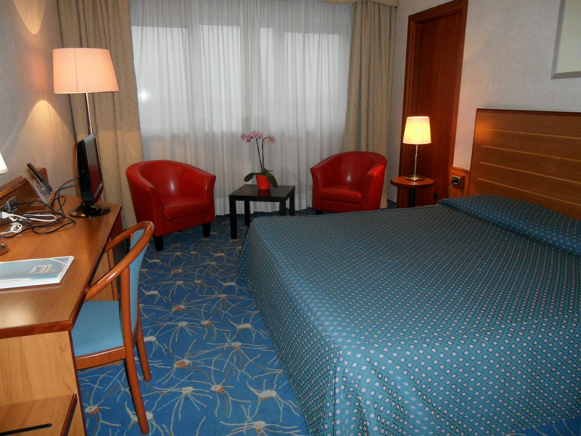 B&B Hotel Cuneo Cristal Luaran gambar